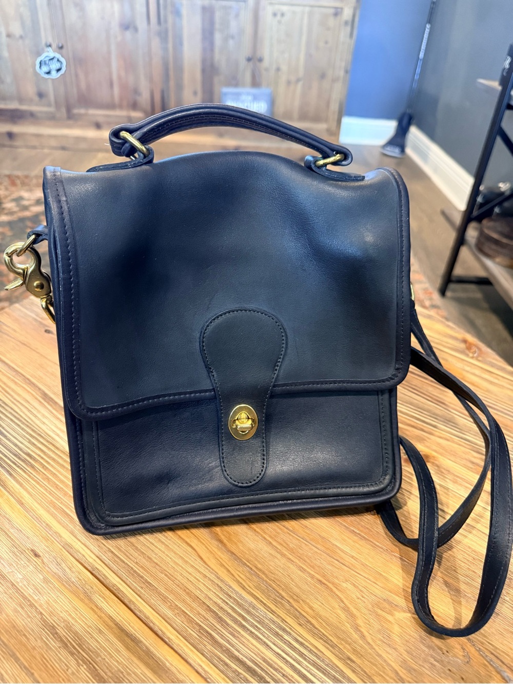 Vintage (90’s) Coach Black Leather Turnlock 5130 Station Bag